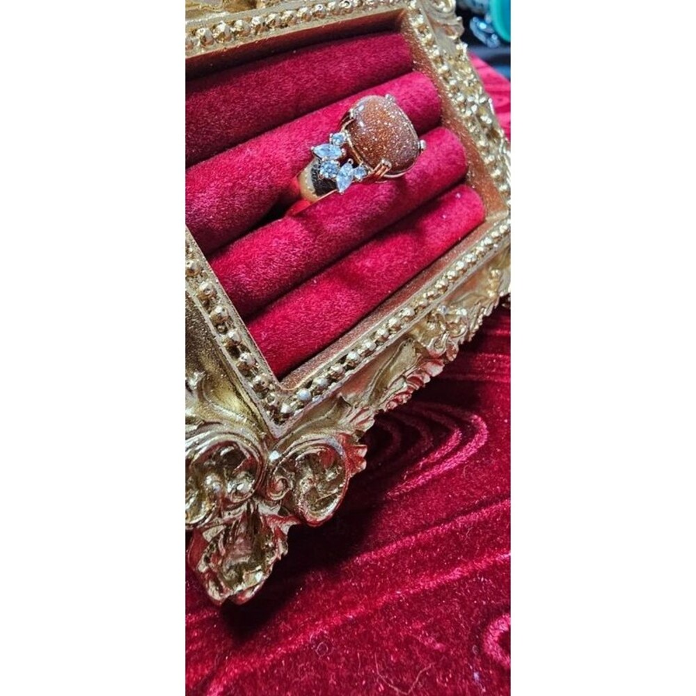 Ring gold tone